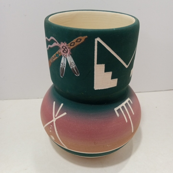 Sioux Pottery Vase Signed LITTLE THUNDER Native American SCOTT JONES Vessel - Picture 10 of 10